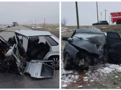 Двое детей и трое взрослых пострадали в лобовом ДТП на трассе в Ростовской области