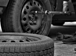 Маленький ребенок и четверо взрослых погибли из-за летней резины в Ростовской области