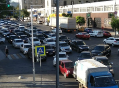 Из-за празднования Дня славянской письменности центр Ростова встал в пробках