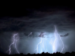 Штормовое предупреждение объявлено в Ростовской области из-за ливней и шквалистого ветра 4 июня