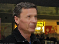 Шарапов признался, что включил фонарик с бомбой для убийства любовника сожительницы у школы в Ростове