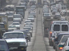 В Ростове серьезная пробка на Нансена