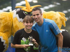 15-летняя школьница из Батайска встретилась с всемирно известным футболистом Робином ван Перси