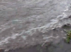 Уставшие тонуть при каждом дожде ростовчане просят о помощи