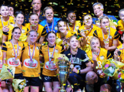 Донские гандболистки разгромили «Астраханочку» и забрали Суперкубок России