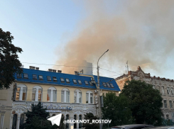 В центре Ростова горит здание бывшей Соборной мечети и военной части  