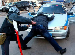 Заезжего наркоторговца из Ростова в Саратове узнали по солнечным очкам