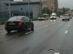 Мост на проспекте Стачки в Ростове уже начал разрушаться