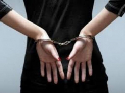 В гневе женщина ударила ножом в грудь своего супруга в Ростовской области