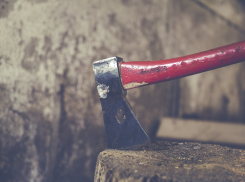 В Ростове осудят мужчину, который пытался зарубить топором пенсионерку