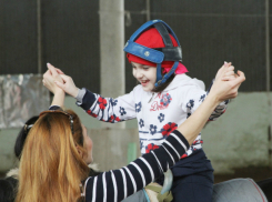 Как лошади помогают детям: три истории счастья за 17 минут