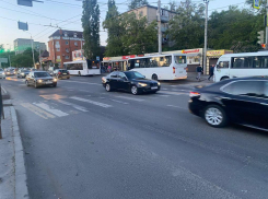 В Ростове водитель иномарки сбил на пешеходном переходе 10-летнюю девочку