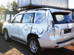 Пьяный неадекват расколотил попавший под горячую руку чужой Land Cruiser в Ростове