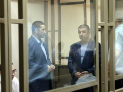 Гособвинитель считает доказательством вины Зиринова то, что он интересовался покушением на кошевого атамана 