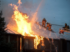 В Ростовской области семья едва не сгорела в страшном пожаре