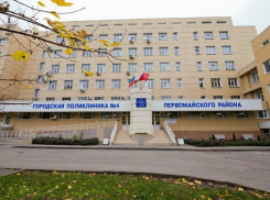 Ростовчанка пожаловалась на ситуацию с педиатрами в детской поликлинике