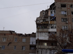 Во дворе пострадавшего от взрыва дома в Шахтах возведут теннисный корт и скейт-парк