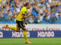 «Ростов» одержал первую за пять матчей победу в последнем домашнем матче сезона