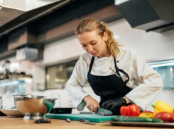 В Ростове ищут опытного су-шефа с зарплатой от 80 тысяч рублей