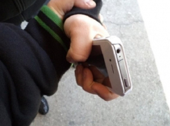 Выпивший 24-летний мужчина избил и ограбил прохожего в Ростовской области