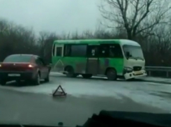 Видео последствий массового ДТП с маршрутным автобусом под Ростовом вызвало жаркие споры 