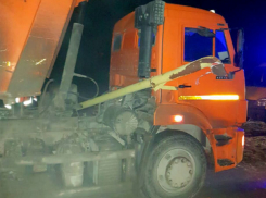 КамАЗ порвал газопровод и вынудил замерзать села под Ростовом