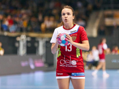 Олимпийская чемпионка Елена Исинбаева пришла в восторг от способностей ростовской гандболистки