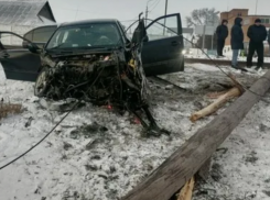 Пассажир легковушки погиб, двое пострадали в ДТП с поездом в Ростовской области