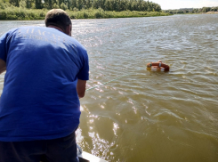 В Ростове девушку на вейксерфе едва не затянуло под понтонный мост