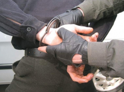 В Аксае полицейским пришлось открыть огонь, чтобы задержать рецидивиста 