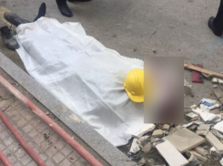 Смертельным оказалось падение с третьего этажа строящегося дома для молодого рабочего в Ростове