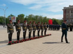 В Ростове возложили Гирлянду памяти