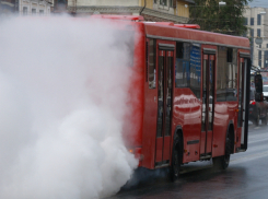 Задымившийся в пути автобус взбесил ростовчан и заставил вновь вспомнить о подорожании проезда 