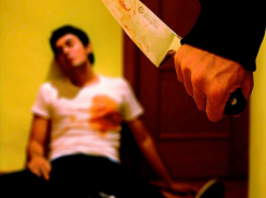 Удар ножом в грудь от приятеля за засунутый между ягодиц презерватив получил житель Ростовской области
