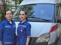 В Ростове молодая женщина родила прямо во время вызова скорой помощи 