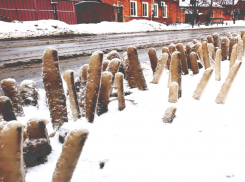 «Ледяные столбы на окраинах дорог» стали новой достопримечательностью Ростова