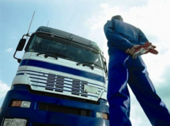 Украденный у коммерческой фирмы грузовик ростовчанин с подельником собирались продать хозяину в Подмосковье