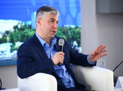 Алексей Логвиненко поручил создать городской совет отцов до 1 сентября