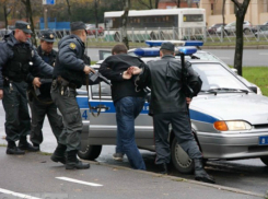 Дерзкий грабеж на глазах у прохожих совершил рецидивист из Ростовской области