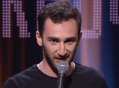 Михаила Лаврова выгнали с шоу «Открытый микрофон» на ТНТ за несмешные шутки о Ростове