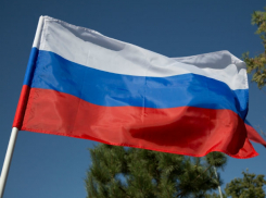 Самый большой триколор в России развернули в Ростове