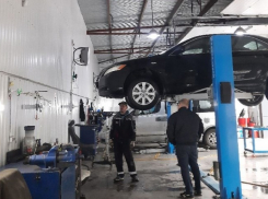 В Ростове пунктуальному автослесарю готовы платить 70 тысяч рублей в месяц