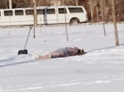 Полуголый ростовчанин загорал на снегу первого января 