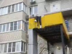 Парень насмерть упал с крыши многоквартирного дома на ГПЗ-10 в Ростове 