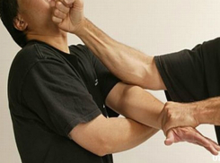 Бывший наркоторговец жестоко избил соседа по квартире в Ростовской области