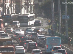 В администрации Ростова назвали причину возникновения утренней пробки на Стачки