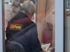 Пожилой охранник попытался остановить наглого грабителя в Ростовской области