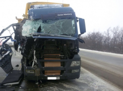 В Ростовской области при столкновении грузовиков погибли два человека