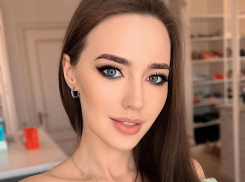 Модель Анастасия Костенко по примеру Бузовой решила стать дизайнером