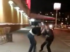 Бешеный охранник магазина «Окей» в Ростове избил больного покупателя 